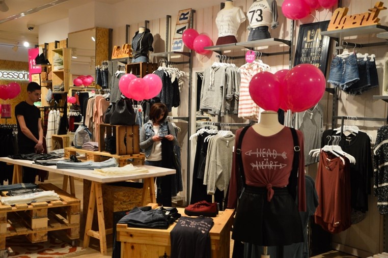 Shana Shop Opening